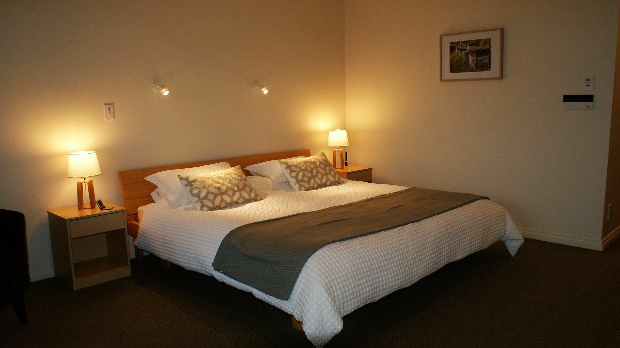Chalet Eiger Таупо Экстерьер фото